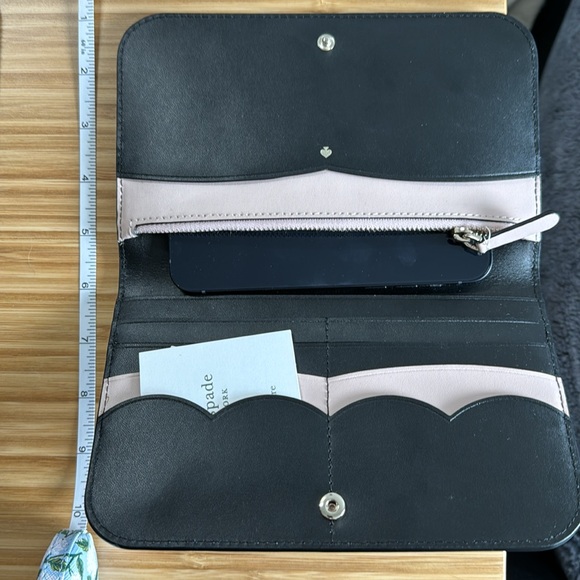 Kate Spade black medium sized clutch wallet - Picture 6 of 9